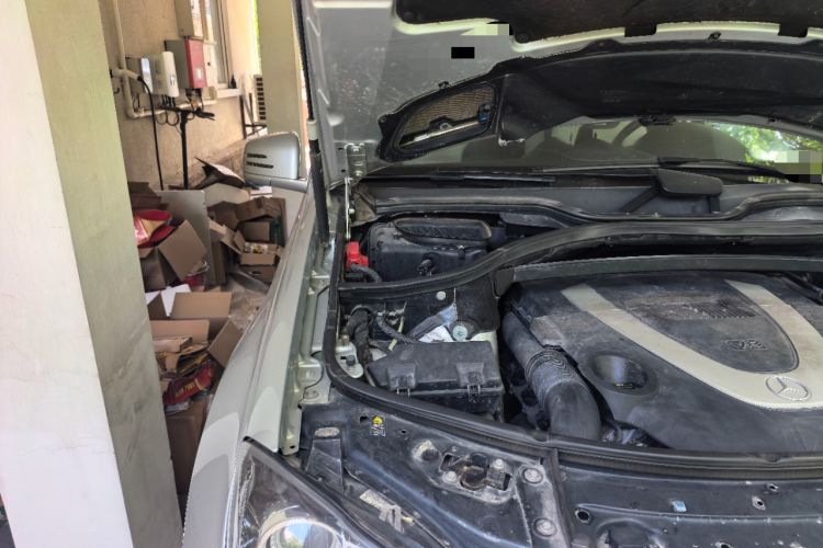 Used Mercedes-Benz GL-Class 2011 GL 450 Prestige Grand Edition Engine Bay Right