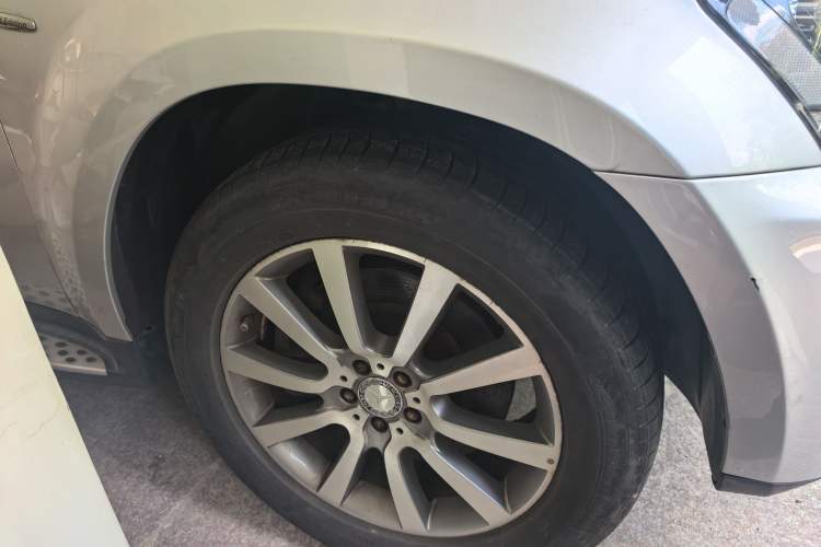 Used Mercedes-Benz GL-Class 2011 GL 450 Prestige Grand Edition Right Front Wheel Hub