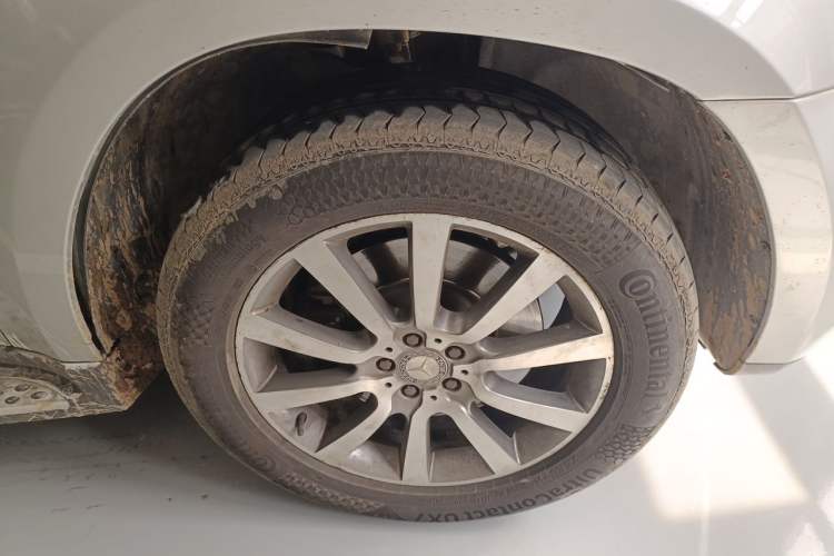 Used Mercedes-Benz GL-Class 2011 GL 450 Prestige Grand Edition Right Front Wheel Hub