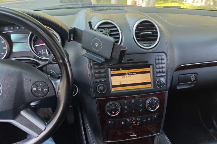 Used Mercedes-Benz GL-Class  Audio And AC Panel