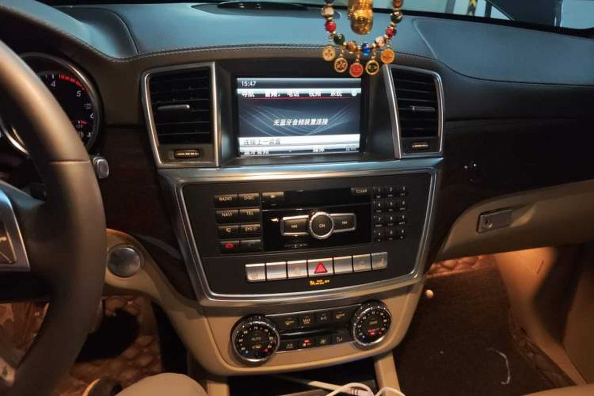 Used Mercedes-Benz GL-Class  Audio And AC Panel