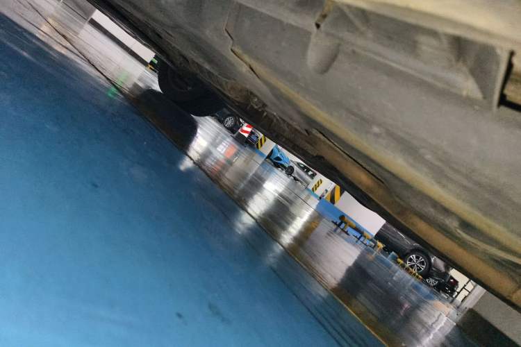 Used Mercedes-Benz GL-Class  Chassis Rear Left
