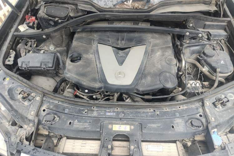 Used Mercedes-Benz GL-Class  Engine Bay