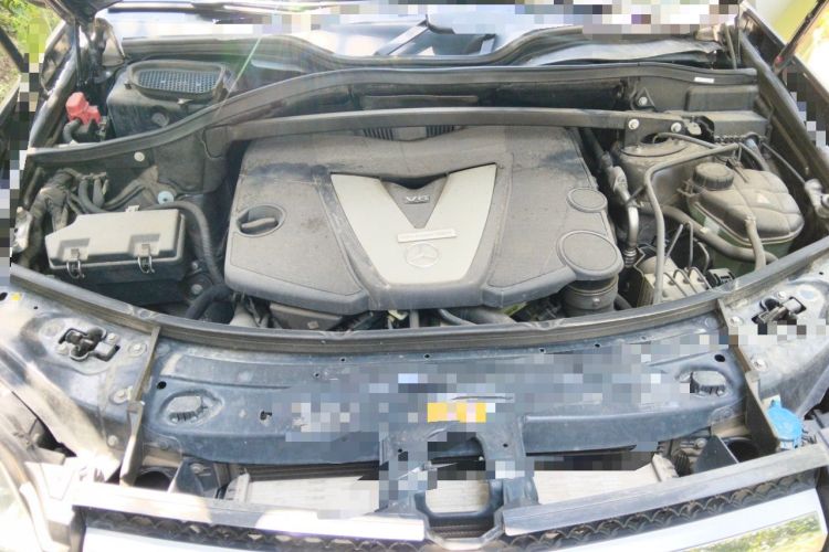 Used Mercedes-Benz GL-Class  Engine Bay