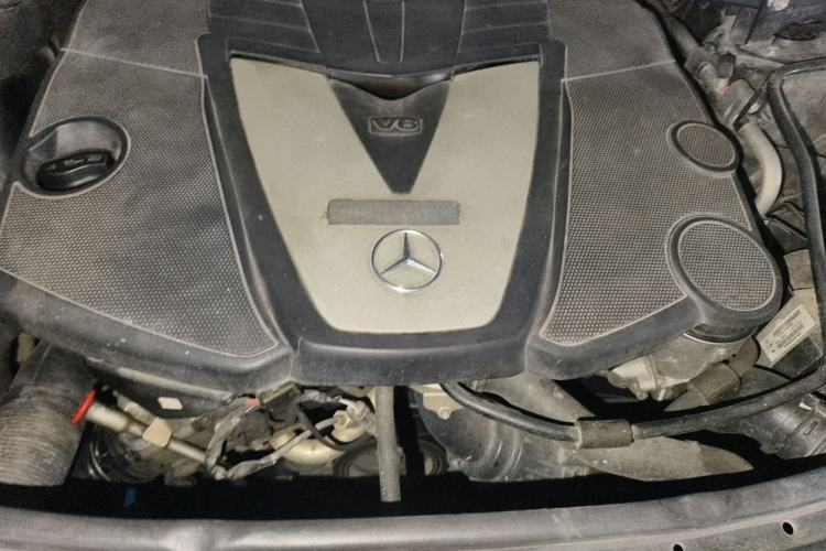 Used Mercedes-Benz GL-Class  Engine Bay