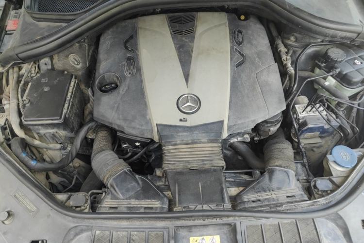 Used Mercedes-Benz GL-Class  Engine Bay