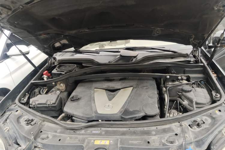 Used Mercedes-Benz GL-Class  Engine Bay