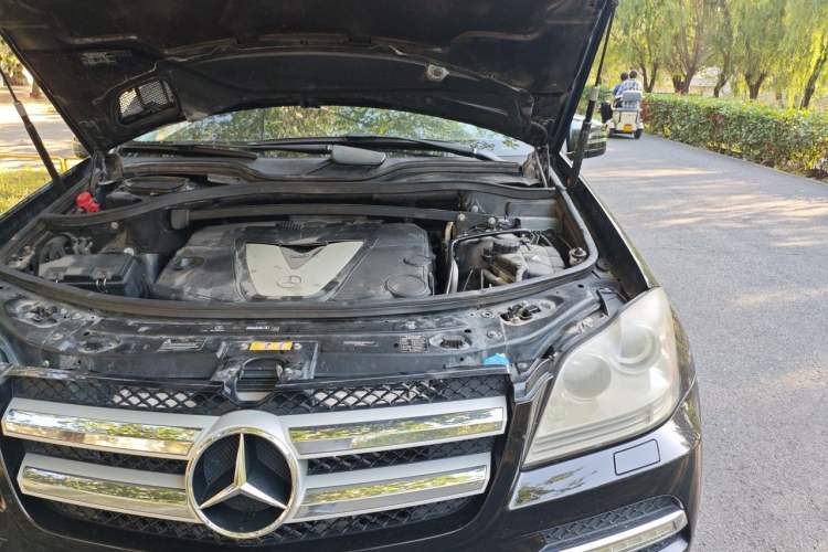 Used Mercedes-Benz GL-Class  Engine Bay Left