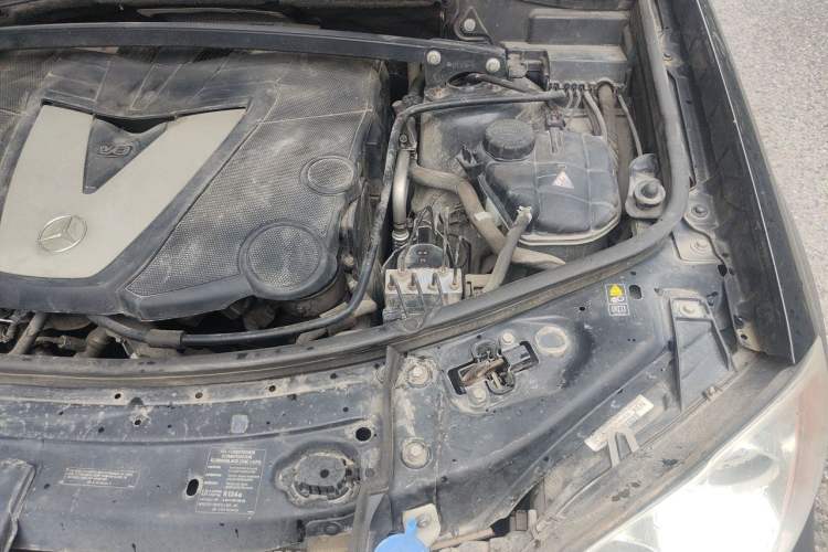 Used Mercedes-Benz GL-Class  Engine Bay Left