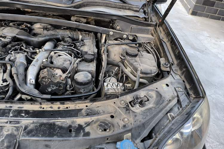 Used Mercedes-Benz GL-Class  Engine Bay Left