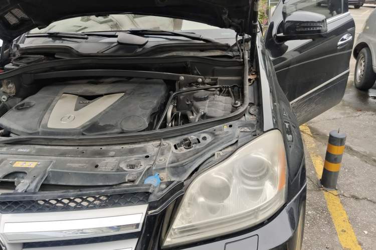 Used Mercedes-Benz GL-Class  Engine Bay Left