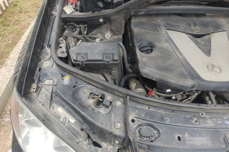 Used Mercedes-Benz GL-Class  Engine Bay Right