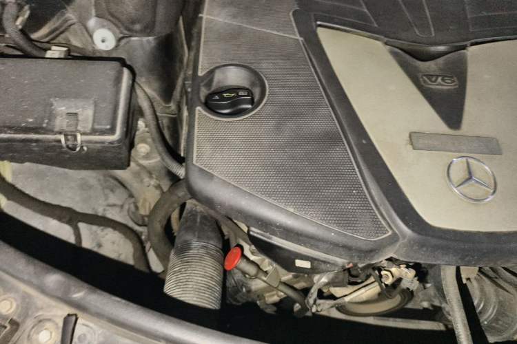 Used Mercedes-Benz GL-Class  Engine Bay Right