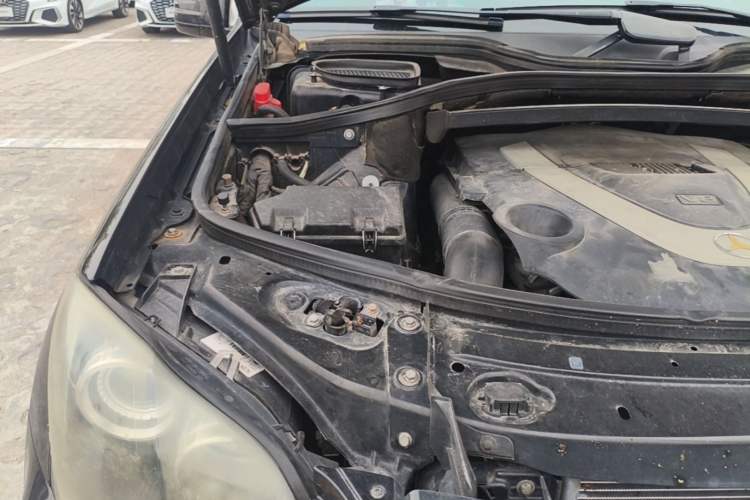 Used Mercedes-Benz GL-Class  Engine Bay Right