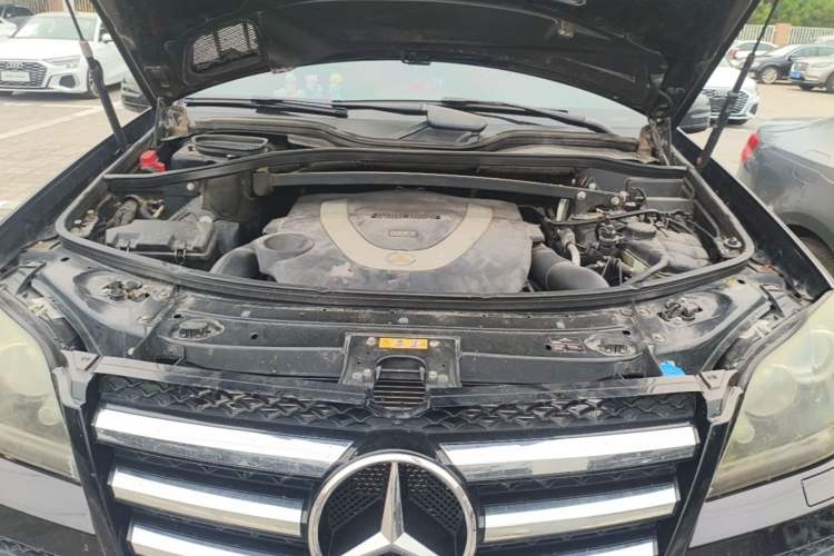 Used Mercedes-Benz GL-Class  Engine Bay