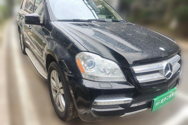 Used Mercedes-Benz GL-Class  Front Right 45 Deg