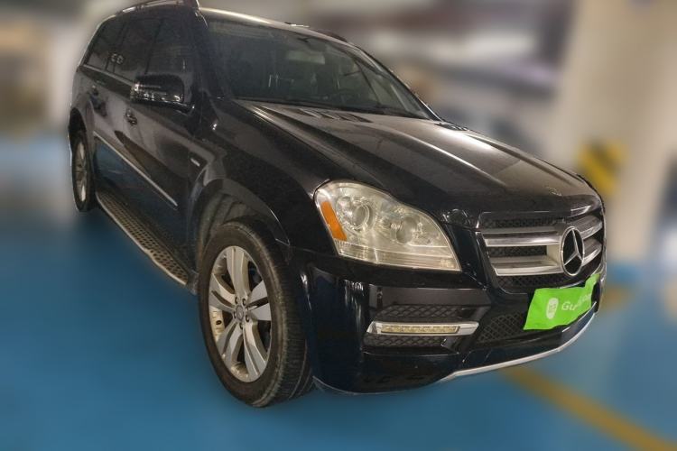 Used Mercedes-Benz GL-Class  Front Right 45 Deg
