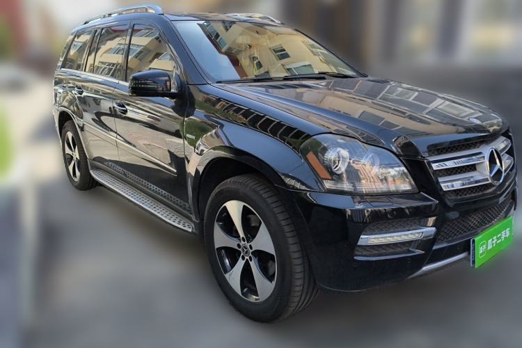 Used Mercedes-Benz GL-Class  Front Right 45 Deg