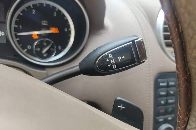Used Mercedes-Benz GL-Class  Gear Lever