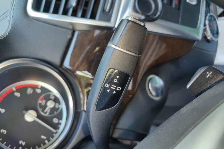 Used Mercedes-Benz GL-Class  Gear Lever