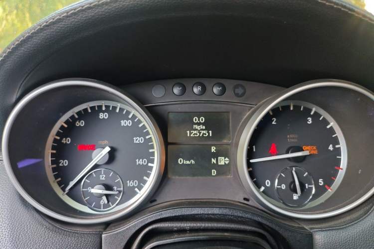 Used Mercedes-Benz GL-Class  Odometer Close Up