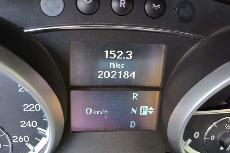 Used Mercedes-Benz GL-Class  Odometer Close Up