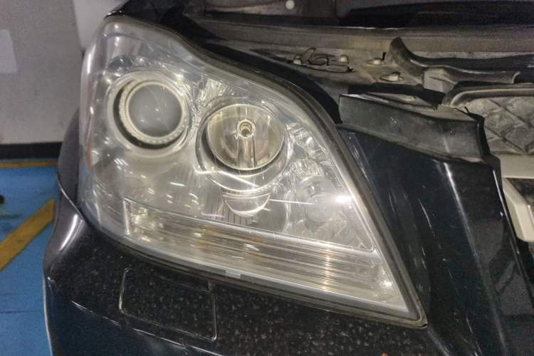 Used Mercedes-Benz GL-Class  Right Front Headlight