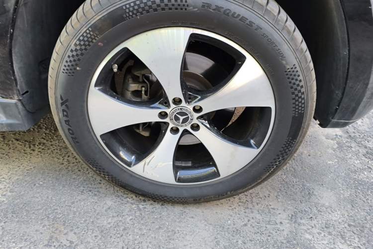 Used Mercedes-Benz GL-Class  Right Front Wheel Hub
