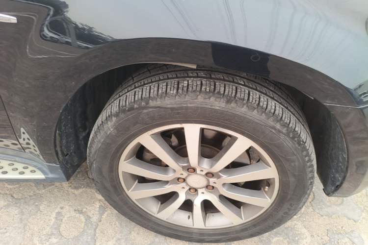 Used Mercedes-Benz GL-Class  Right Front Wheel Hub