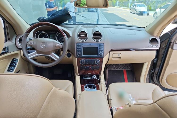 Used Mercedes-Benz GL-Class  Center Console
