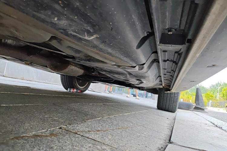 Used Mercedes-Benz GL-Class  Chassis Rear Right