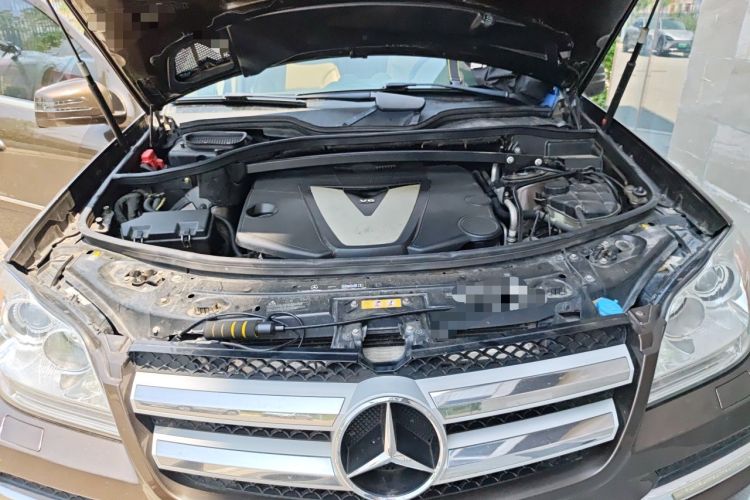 Used Mercedes-Benz GL-Class  Engine Bay
