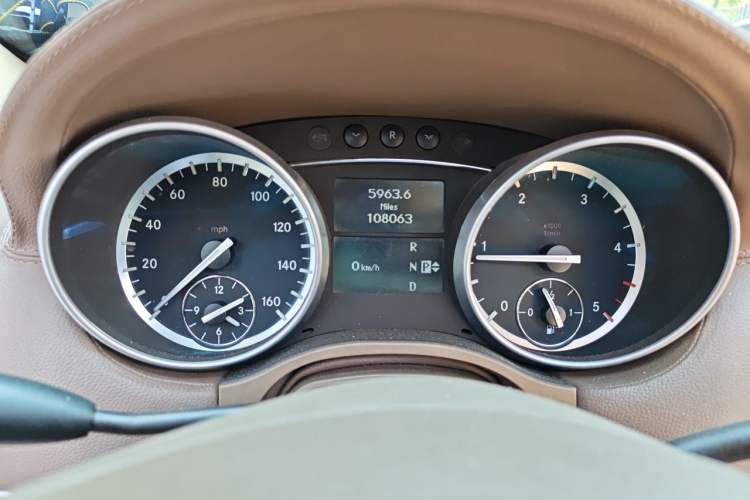 Used Mercedes-Benz GL-Class  Instrument Cluster