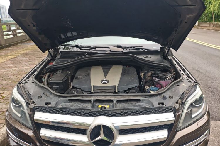 Used Mercedes-Benz GL-Class  Engine Bay