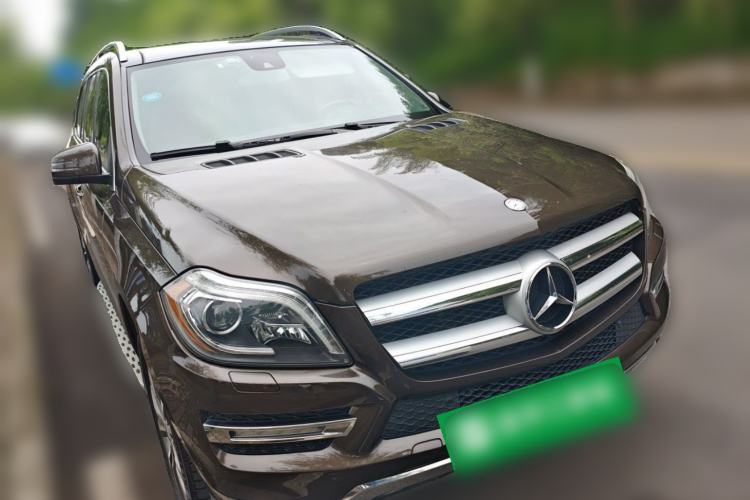 Used Mercedes-Benz GL-Class  Front Right 45 Deg