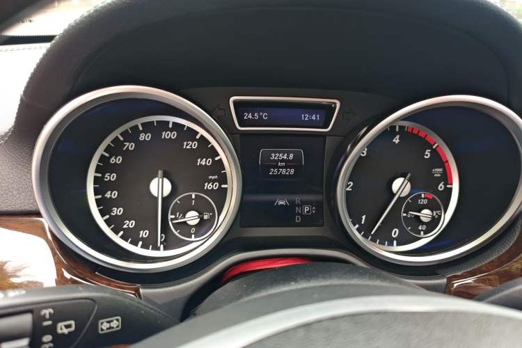 Used Mercedes-Benz GL-Class  Instrument Cluster