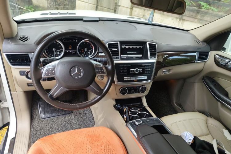 Used Mercedes-Benz GL-Class  Center Console