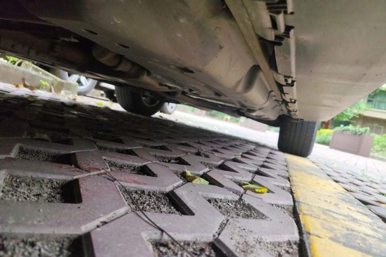 Used Mercedes-Benz GL-Class  Chassis Front Left