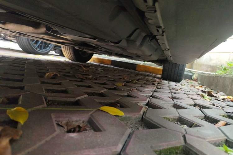 Used Mercedes-Benz GL-Class  Chassis Rear Right