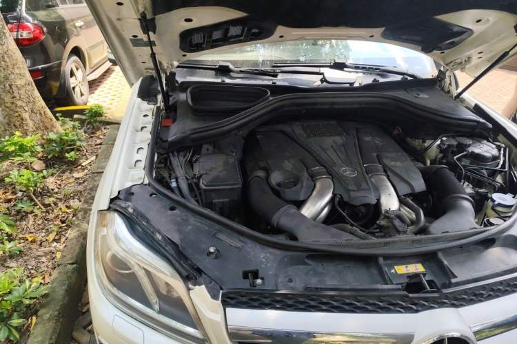 Used Mercedes-Benz GL-Class  Engine Bay Right