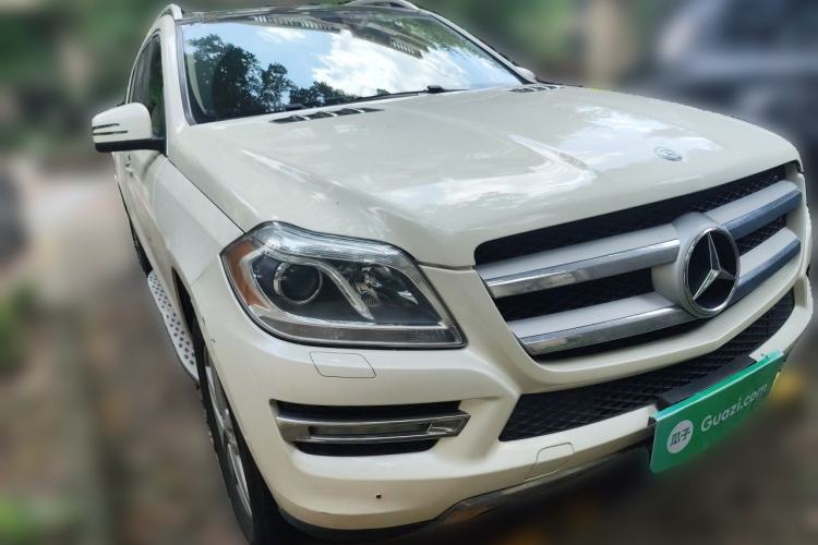 Used Mercedes-Benz GL-Class  Front Right 45 Deg