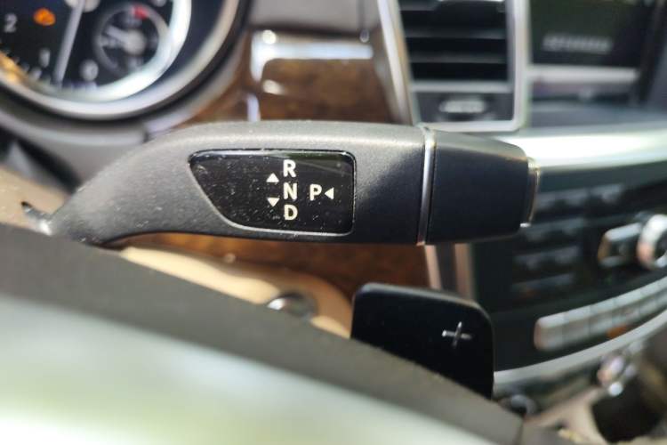 Used Mercedes-Benz GL-Class  Gear Lever
