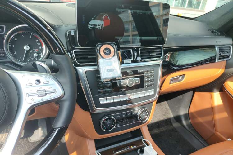 Used Mercedes-Benz GL-Class 2013 GL 500 4MATIC Audio And AC Panel