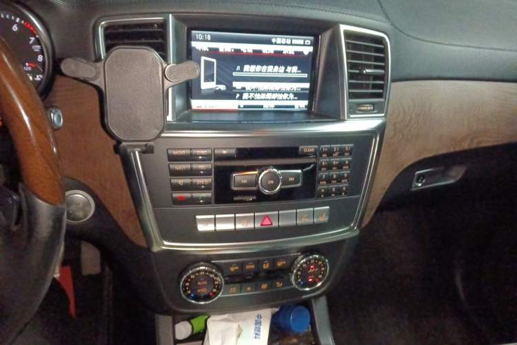 Used Mercedes-Benz GL-Class 2013 GL 500 4MATIC Audio And AC Panel