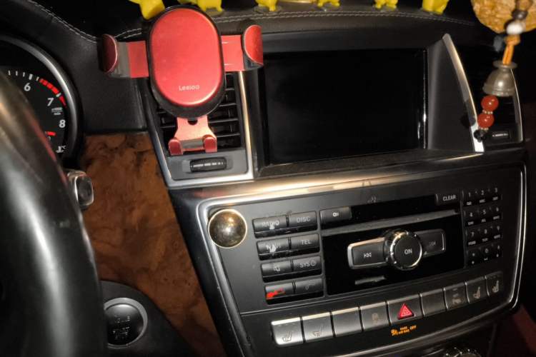 Used Mercedes-Benz GL-Class  Audio And AC Panel