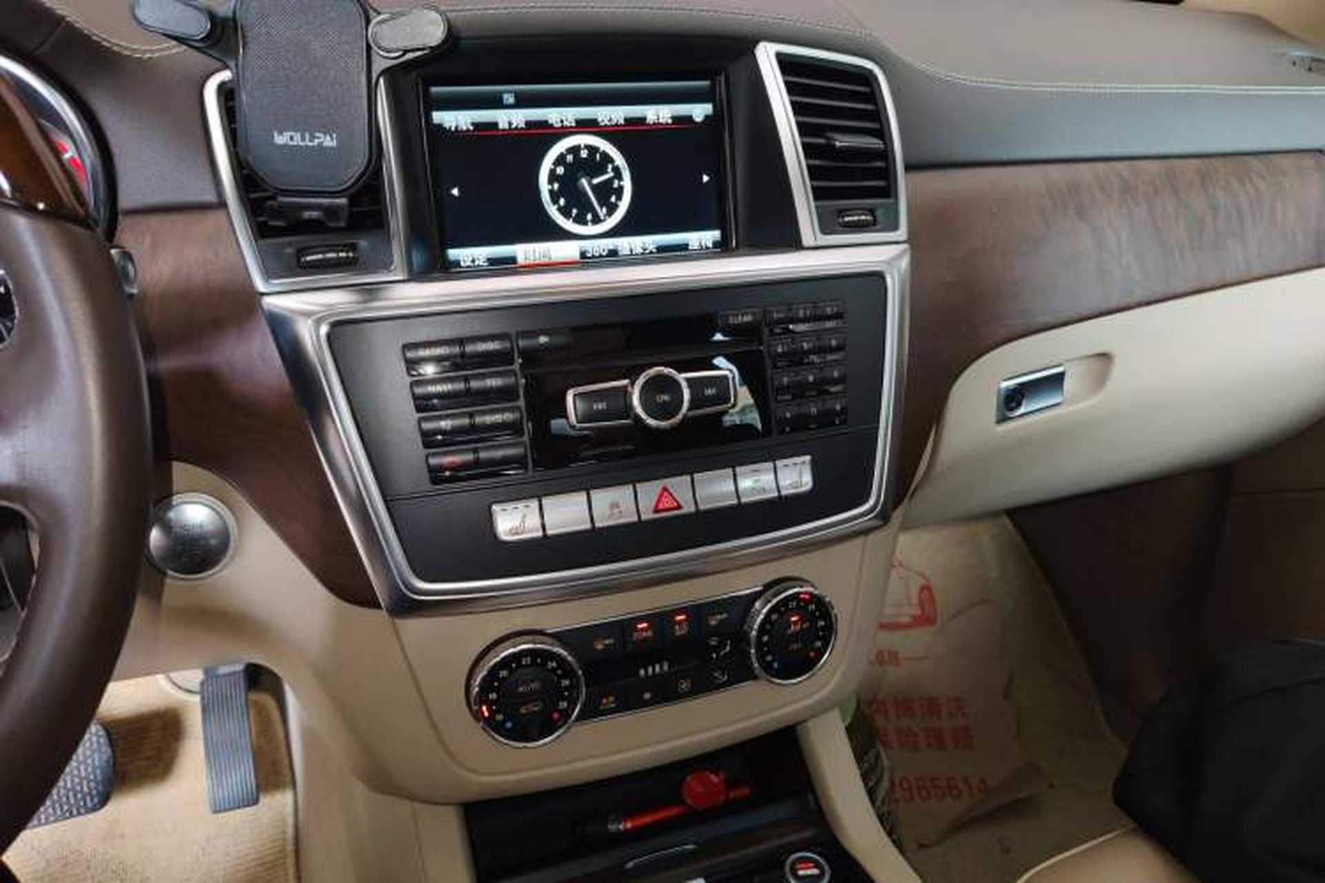 Used Mercedes-Benz GL-Class 2013 GL 500 4MATIC Audio And AC Panel