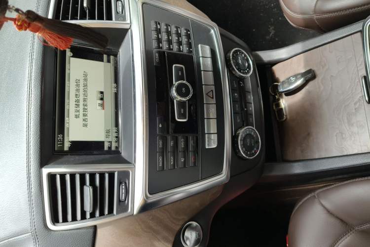 Used Mercedes-Benz GL-Class 2013 GL 500 4MATIC Audio And AC Panel