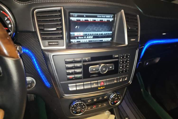 Used Mercedes-Benz GL-Class  Audio And AC Panel