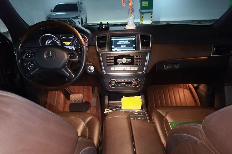 Used Mercedes-Benz GL-Class 2013 GL 500 4MATIC Center Console