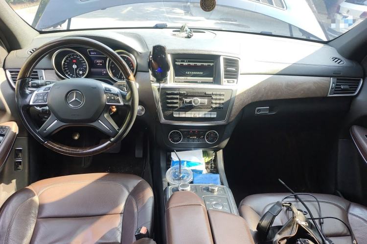 Used Mercedes-Benz GL-Class 2013 GL 500 4MATIC Center Console